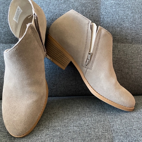 Skechers Grey Suede Booties | Great condition🤩 - Picture 1 of 5